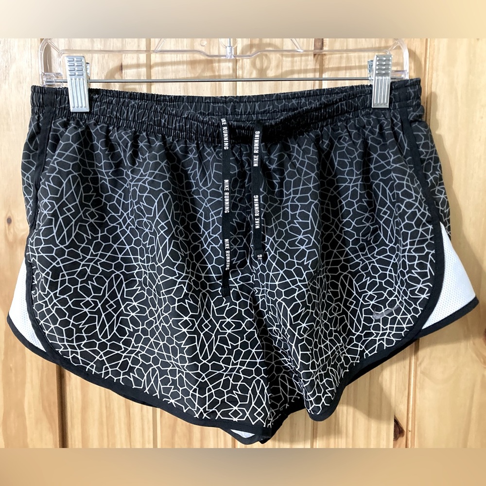 NIKE Dri-Fit size M black ombré patterned running shorts